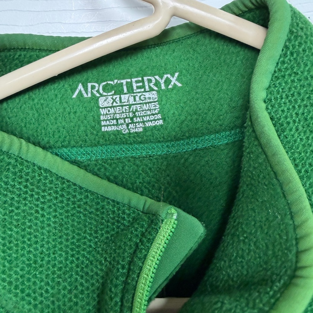 Arc'teryx Women’s Bright Green Full-Zip Textured Fleece Jacket - Picture 4 of 11